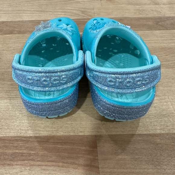 Disney Frozen Elsa Crocs Infant Toddler Size 4 - Picture 2 of 3